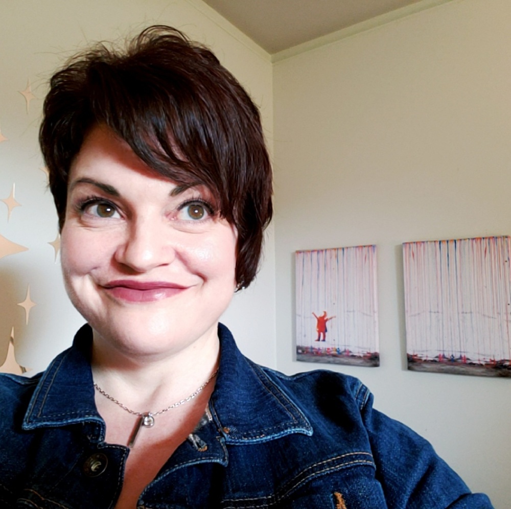 Hello Poshmarkers! - Picture 2 of 3